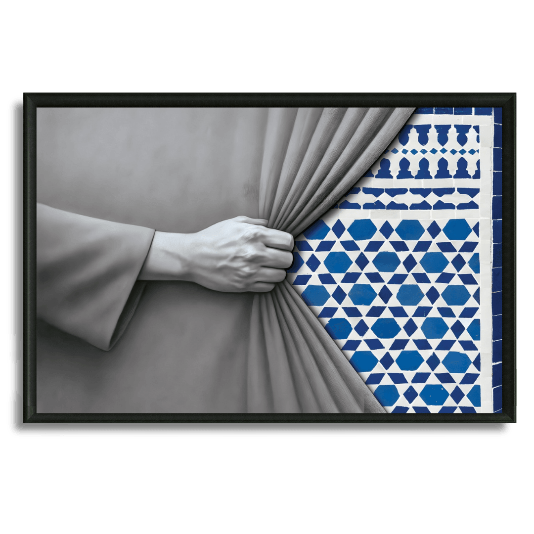 Tableau main zellige bleu contemplatif marocain élégant
