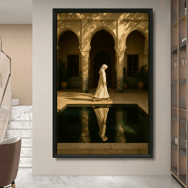Tableau Marocain - La femme voilée au riad Marocain - Kolors France