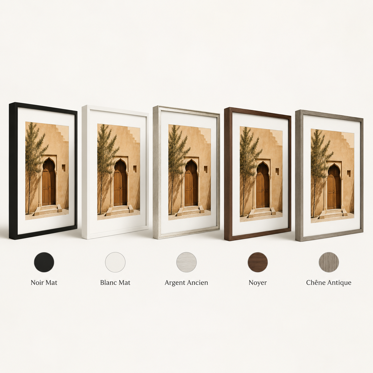 Tableau encadré Marocain – Patio Secret – Tableau Encadré Premium, S : 30x20cm, Cadre Argent Vieilli