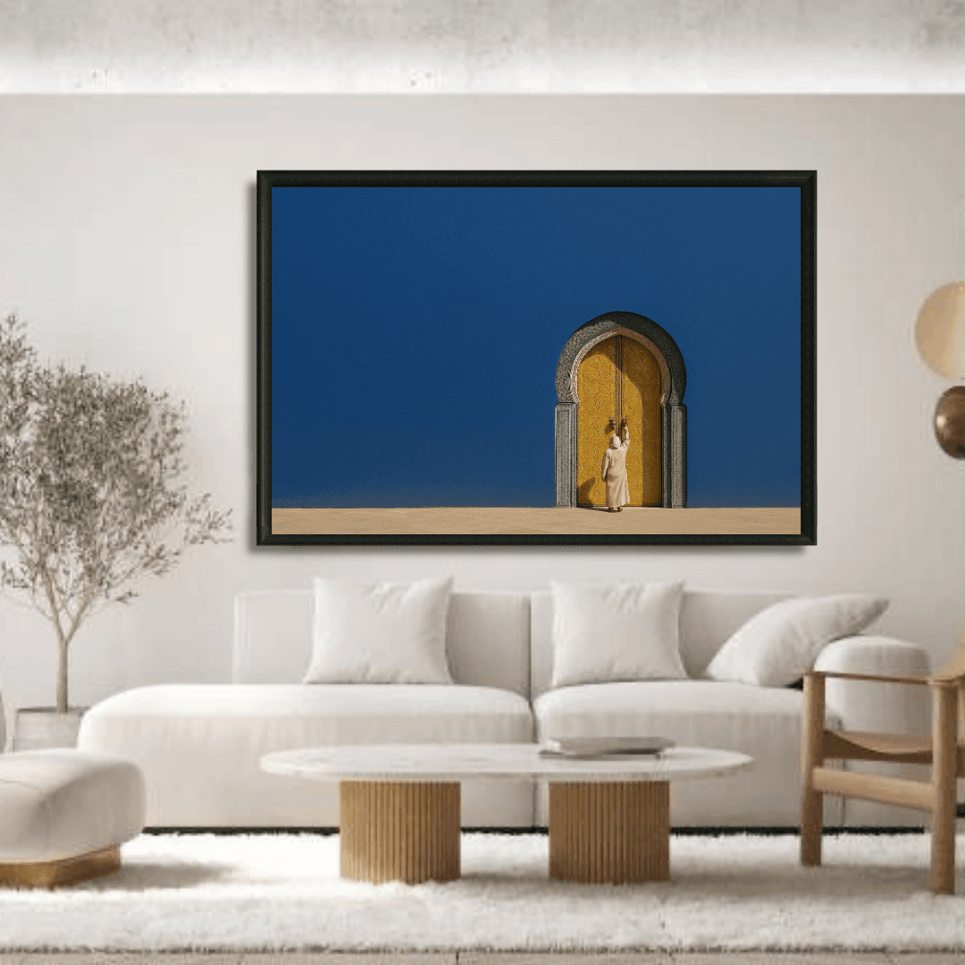 Tableau bleu majestueux porte dorée mur bleu marocain